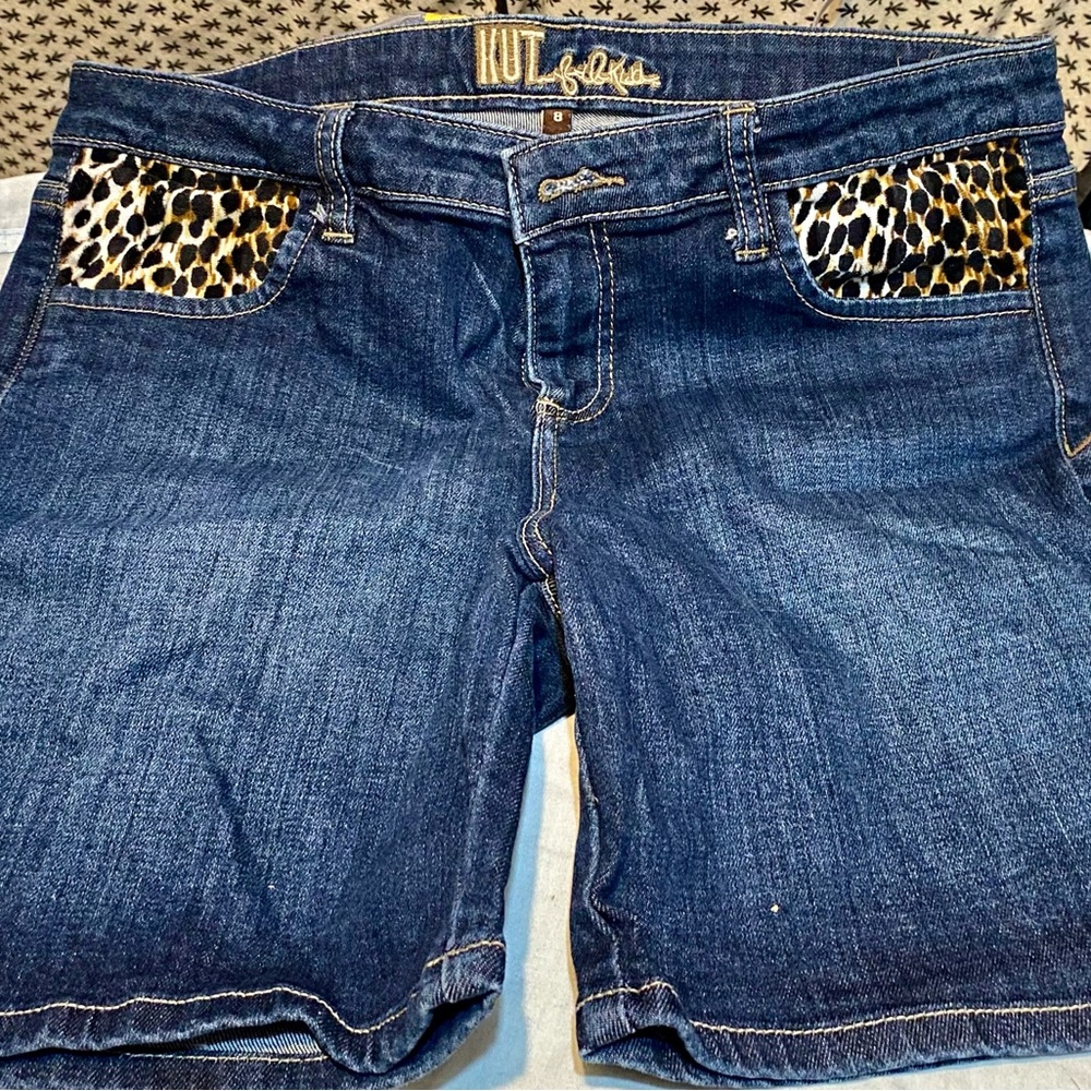 Kut from the Kloth Catherine Boyfriend Shorts with Animal Print Pockets